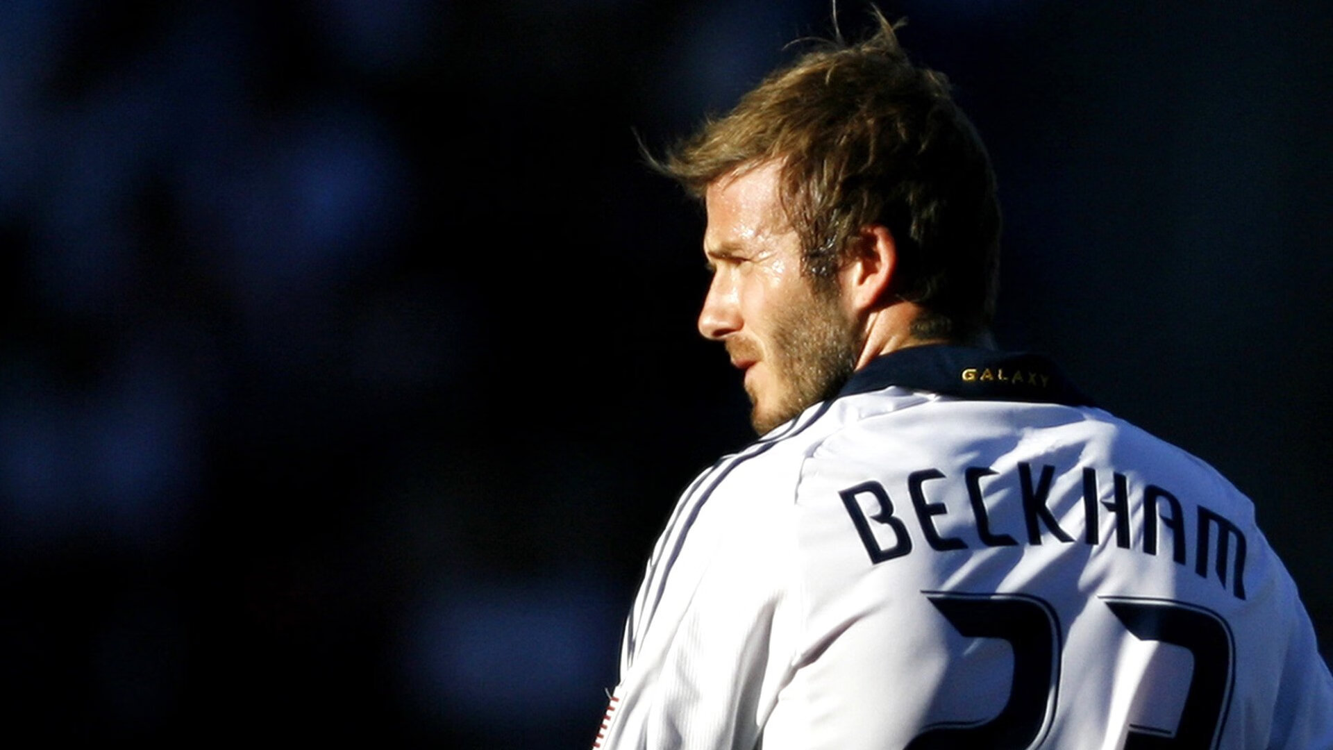 德甲比赛中，精彩扑救扭转干坤，竞技水平不断提升